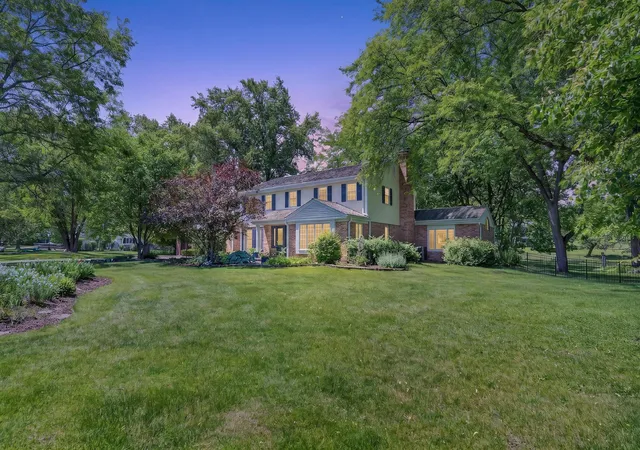 Homes for sale in Lake Bluff, IL | 38 Forest Hills Rd, Lake Bluff, IL 60044 | MLS# 12664058