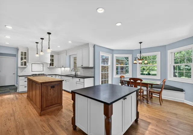 Homes for sale in Lake Bluff, IL | 38 Forest Hills Rd, Lake Bluff, IL 60044 | MLS# 12664058
