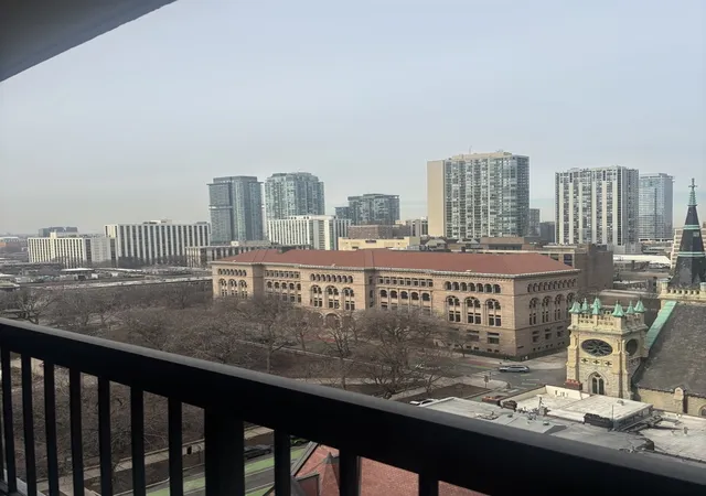 2nd image of 33 W Delaware Pl, Chicago, IL 60610