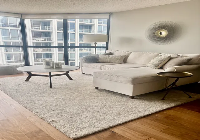 Listing Photo 3 - Condo for sale in building located at 33 W Delaware Pl, Chicago, IL 60610 - Unit #15D
