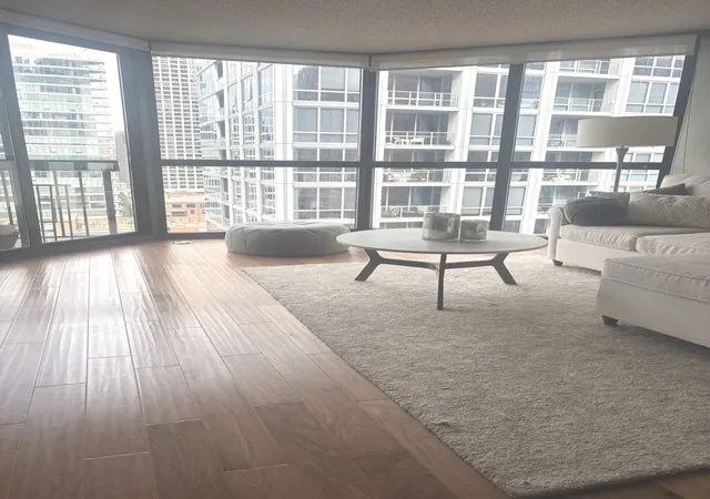 Listing Photo 4 - Condo for sale in building located at 33 W Delaware Pl, Chicago, IL 60610 - Unit #15D