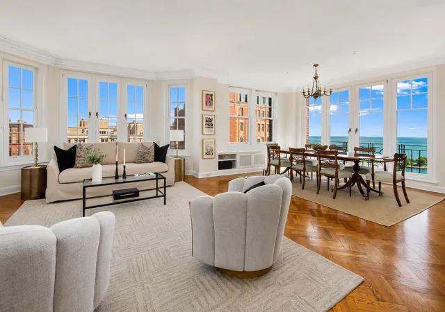 2nd image of 421 W Melrose St #18BC, Chicago, IL 60657 | MLS# 12664065