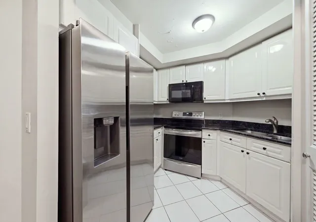 3rd image of 195 N Harbor Dr #3805, Chicago, IL 60601 | MLS# 12664087
