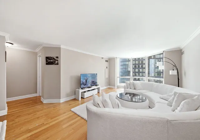 5th image of 195 N Harbor Dr #3805, Chicago, IL 60601 | MLS# 12664087