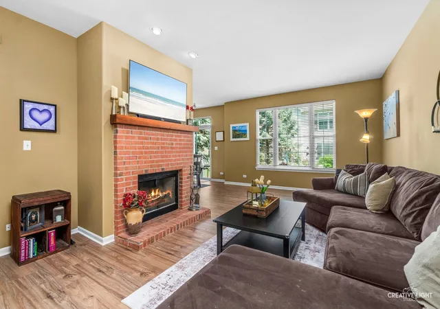 5th image of 374 Wolcott Ln, Batavia, IL 60510 | MLS# 12664196