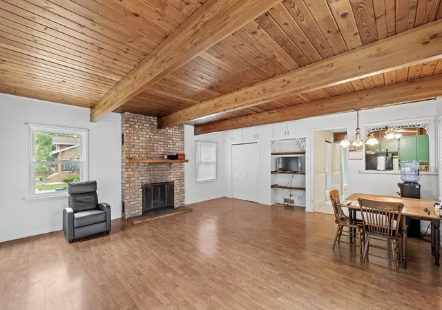 Photo 3 of Single family home for sale at 1468 Elizabeth St, Crete, IL 60417 | MLS# 12664198 | Listing updated on 2026-09-16