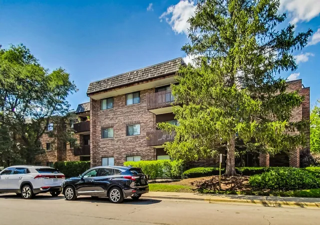 Homes for sale in Northbrook, IL | 3110 Pheasant Creek Dr, Northbrook, IL 60062