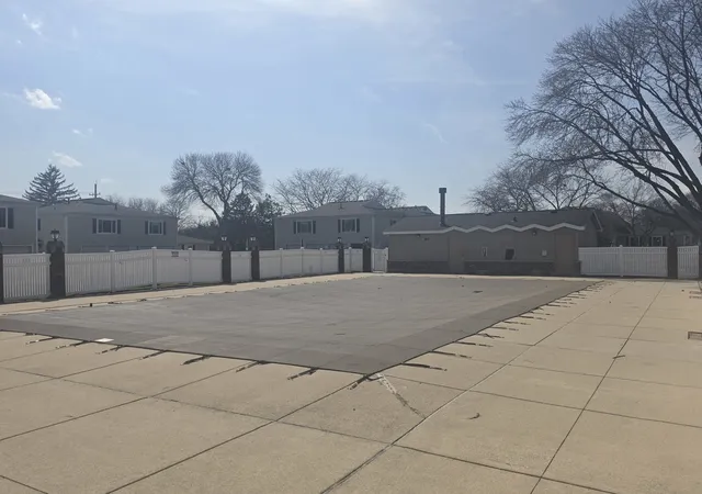 Homes for sale in Prospect Heights, IL | 726 E Old Willow Rd #104C, Prospect Heights, IL 60070 | MLS# 12664225