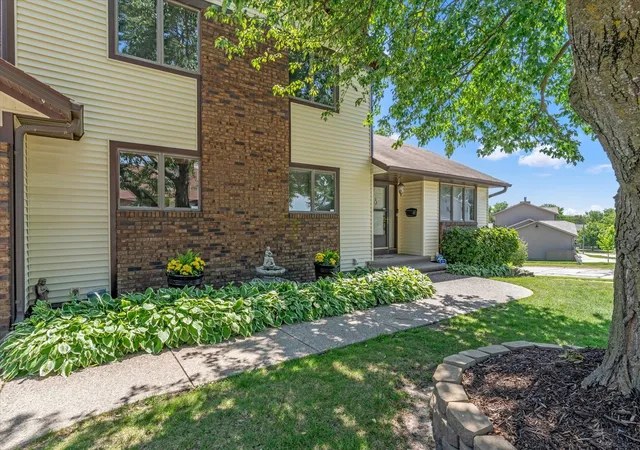 Homes for sale in Moline, IL | 3300 35Th Ave, Moline, IL 61265 | MLS# 12664235