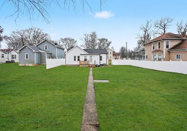 Homes for sale in Grant Park, IL | 205 E Taylor St, Grant Park, IL 60940 | MLS# 12664236