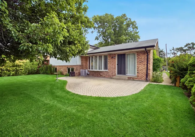 Photo 3 of Single family home for sale at 2238 Elmira Ave, Des Plaines, IL 60018 | MLS# 12664265 | Listing updated on 2026-09-29