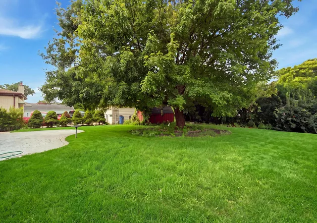 Photo 4 of Sale Pending at 2238 Elmira Ave, Des Plaines, IL 60018 | MLS# 12664265 | Listing updated on 2026-10-09
