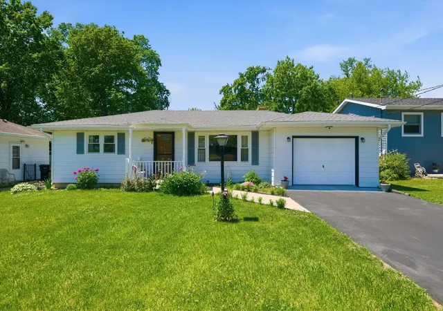 2nd image of 34456 N Lake Shore Dr, Round Lake Beach, IL 60073 | MLS# 12664269