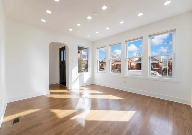 3rd image of 6742 S Carpenter St, Chicago, IL 60621 | MLS# 12664299