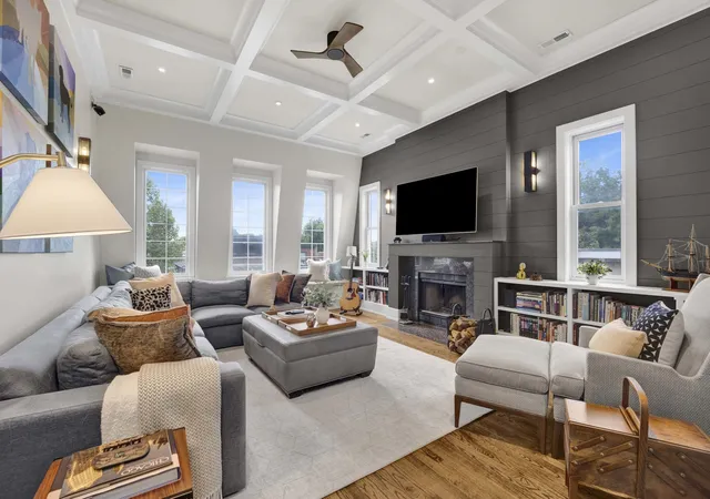Photo 2 of Condo for sale at 1617 N Hermitage Ave #3N, Chicago, IL 60622 | MLS# 12664315 | Listing updated on 2026-09-16