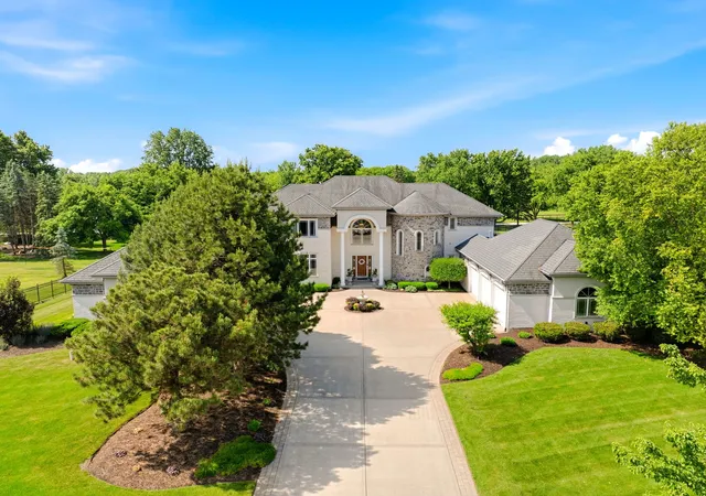 Photo 3 of Single family home for sale at 1110 Green Glen Ct, New Lenox, IL 60451 | MLS# 12664321 | Listing updated on 2026-10-05