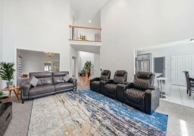 3rd image of 22W133 Glenrise Ct, Glen Ellyn, IL 60137 | MLS# 12664331