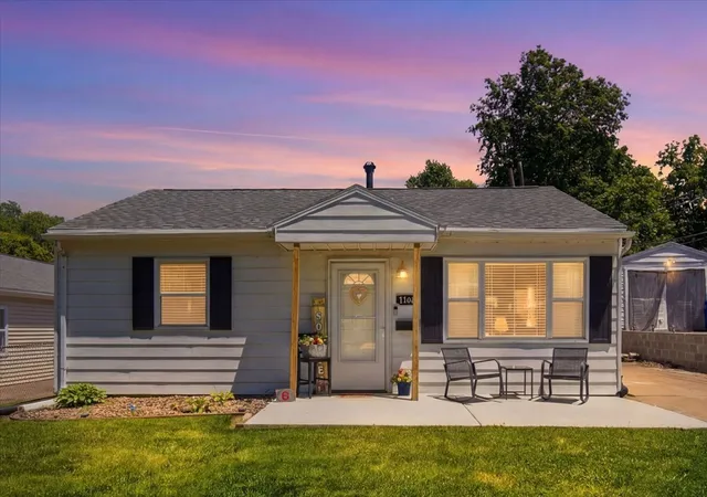 Homes for sale in Bloomington, IL | 1109 N State St, Bloomington, IL 61701 | MLS# 12664411