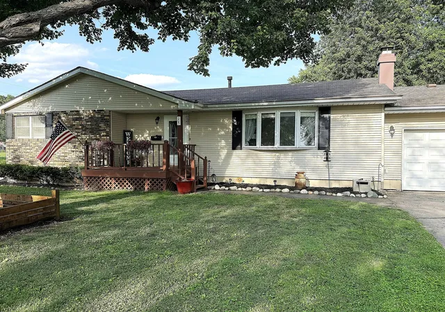 Homes for sale in Mason City, IL | 205 S Moose St, Mason City, IL 62664 | MLS# 12664472