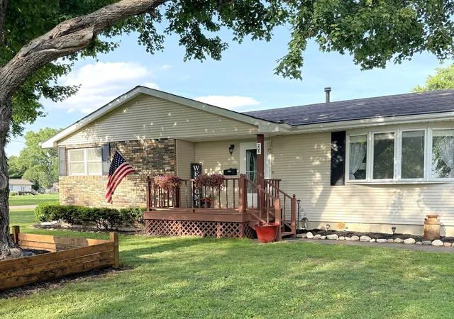 Homes for sale in Mason City, IL | 205 S Moose St, Mason City, IL 62664 | MLS# 12664472