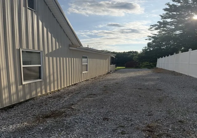 4th image of 300 N Virginia St, Mcleansboro, IL 62859 | MLS# 12664542