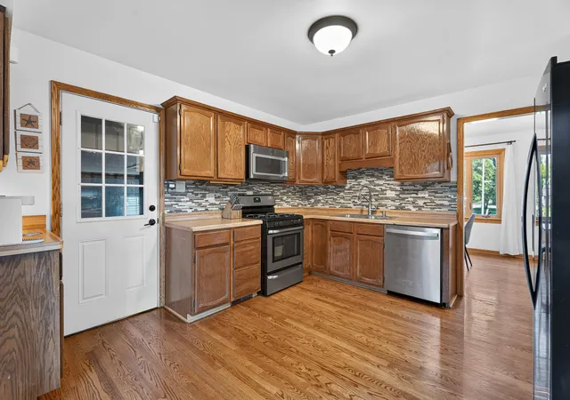 3rd image of 6835 177Th St, Tinley Park, IL 60477 | MLS# 12664646