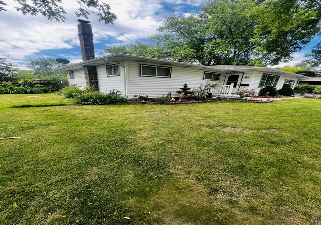 1st image of 3858 E Lakeview Dr, Kankakee, IL 60901 | MLS# 12664769