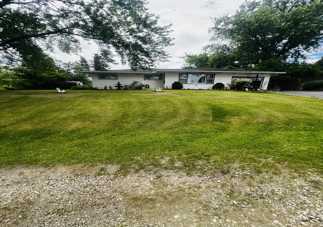 2nd image of 3858 E Lakeview Dr, Kankakee, IL 60901 | MLS# 12664769
