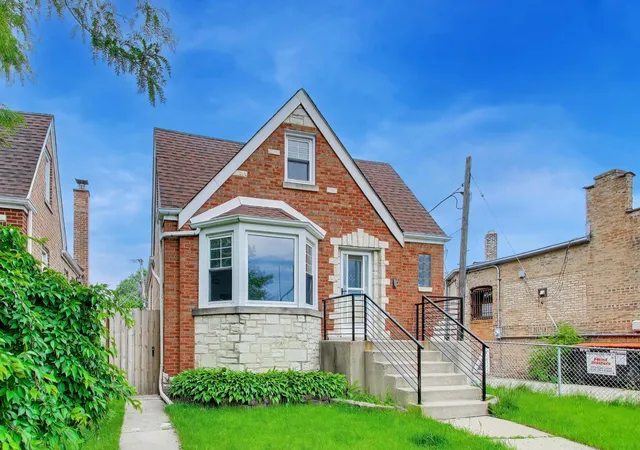 1st image of 5718 N Parkside Ave, Chicago, IL 60646 | MLS# 12664773