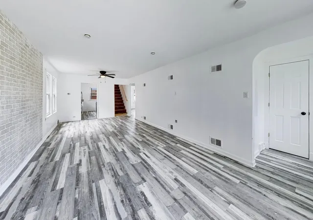 4th image of 5718 N Parkside Ave, Chicago, IL 60646 | MLS# 12664773