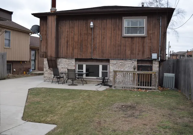 3rd image of 431 Hoxie Ave, Calumet City, IL 60409 | MLS# 12664791
