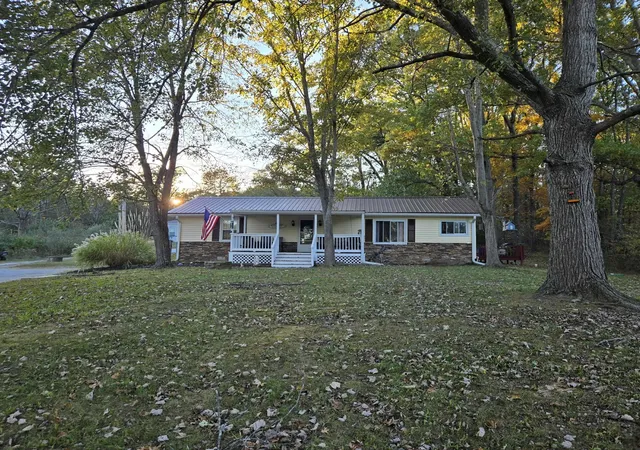 Homes for sale in Mt Vernon, IL | 16737 N County Farm Ln, Mt Vernon, IL 62864 | MLS# 12664814