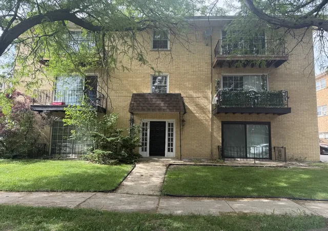 Homes for sale in Chicago Ridge, IL | 7032 O Connell Dr #1E, Chicago Ridge, IL 60415 | MLS# 12664925