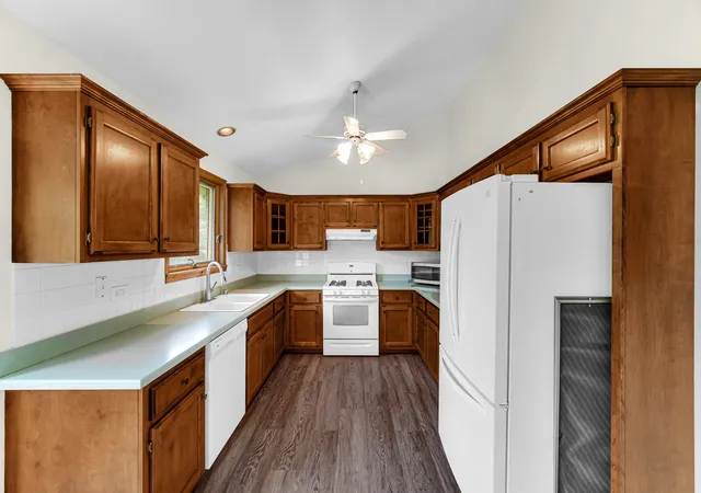 4th image of 21147 Hunter Woods Dr, Frankfort, IL 60423 | MLS# 12664982