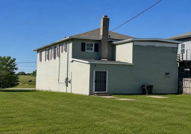 Homes for sale in Rock Island, IL | 1006 3rd Ave, Rock Island, IL 61201 | MLS# 12664987
