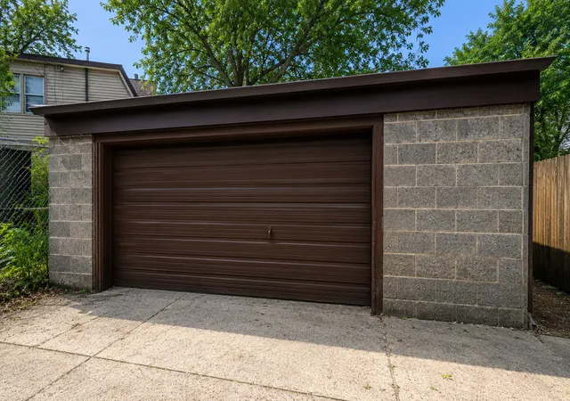 3rd image of 1835 E 79Th St, Chicago, IL 60649 | MLS# 12665026