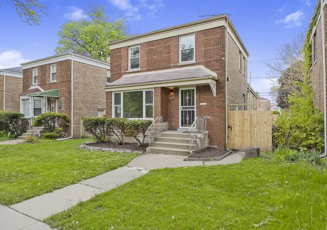 Homes for sale in Chicago, IL | 8848 S Jeffery Blvd, Chicago, IL 60617 | MLS# 12665053
