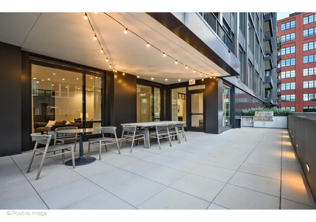 Homes for sale in Chicago, IL | 21 N May Street, Chicago, IL 60607 | Houzeo