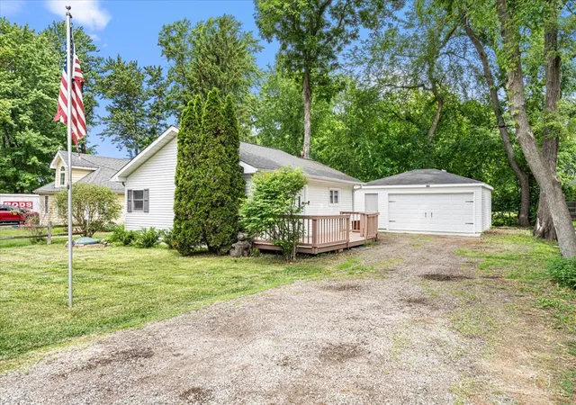 Homes for sale in Mc Henry, IL | 2622 W Emerald Ct, Mc Henry, IL 60051 | MLS# 12665102