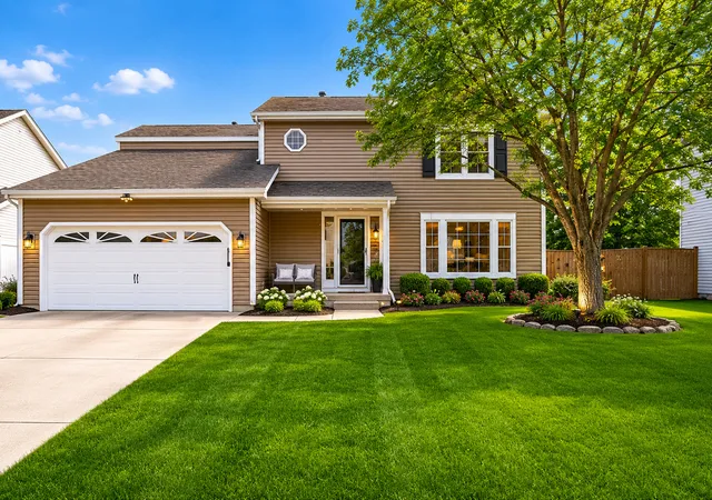 Homes for sale in Crystal Lake, IL | 684 Regent Dr, Crystal Lake, IL 60014 | MLS# 12665186