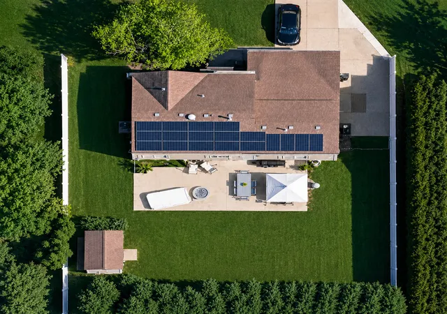 Homes for sale in Crystal Lake, IL | 684 Regent Dr, Crystal Lake, IL 60014 | MLS# 12665186