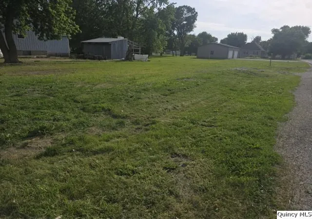 2nd image of 31 Randolph St, Carthage, IL 62321 | MLS# 12665217