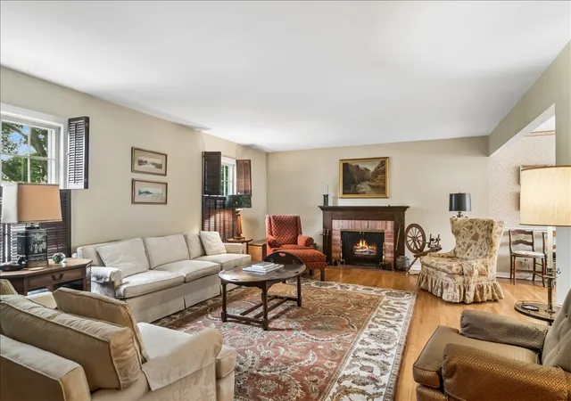 2nd image of 344 Wisconsin Ave, Barrington, IL 60010 | MLS# 12665224