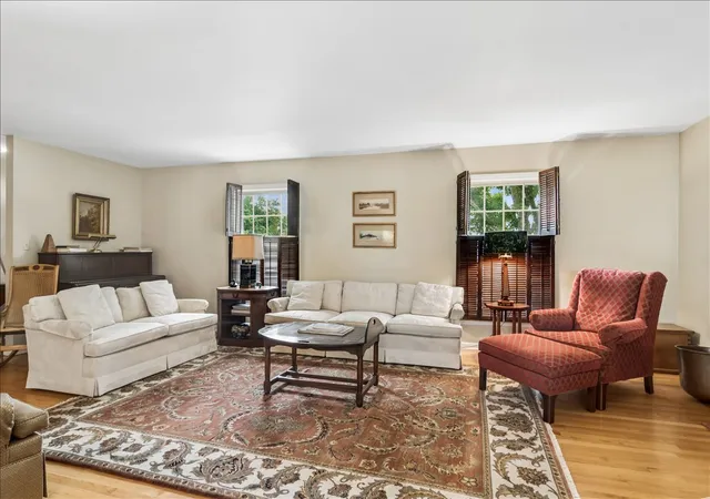 3rd image of 344 Wisconsin Ave, Barrington, IL 60010 | MLS# 12665224
