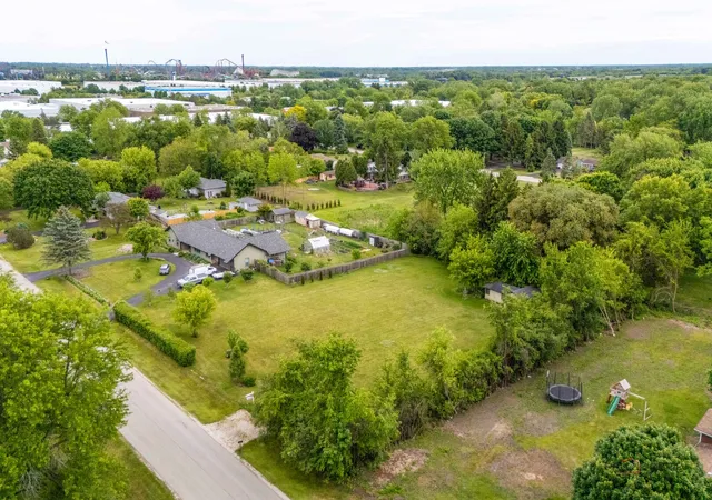 2nd image of 16655 W Applewood Ct, Gurnee, IL 60031 | MLS# 12665294