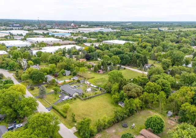 image of 16655 W Applewood Ct, Gurnee, IL 60031 | MLS# 12665294