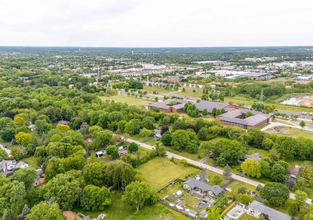 image of 16655 W Applewood Ct, Gurnee, IL 60031 | MLS# 12665294
