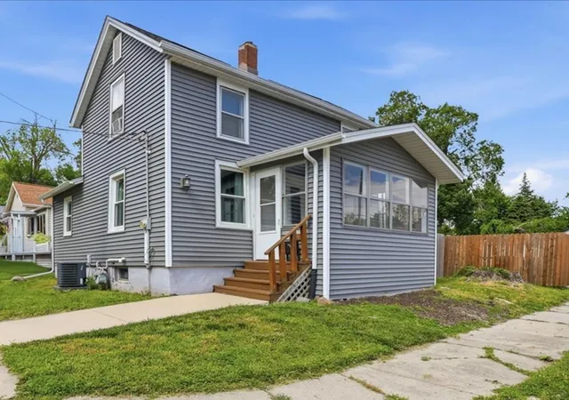 Homes for sale in Bloomington, IL | 1101 N Western Ave, Bloomington, IL 61701 | MLS# 12665296