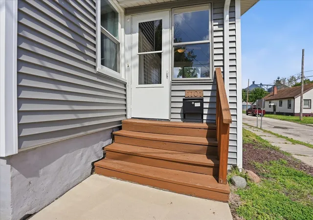 Homes for sale in Bloomington, IL | 1101 N Western Ave, Bloomington, IL 61701 | MLS# 12665296