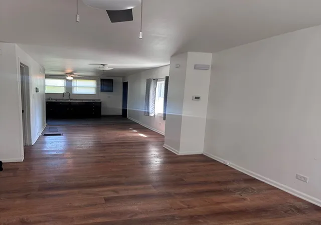 Photo 3 of Single family home for sale at 526 E 154th Place, Phoenix, IL 60426 | MLS# 12665327 | Listing updated on 2026-08-12